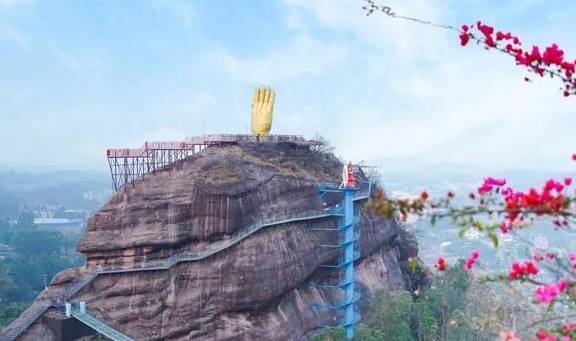 春色满园马头山,丹霞花儿盛开闹元宵27