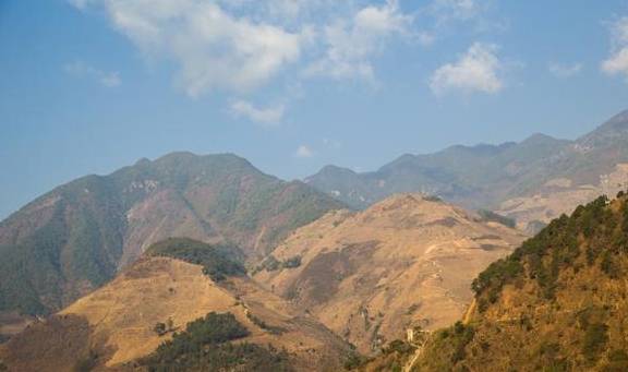 原创 路真是远！开了三天车，走了两千公里，我们终于第一次见到了怒江6