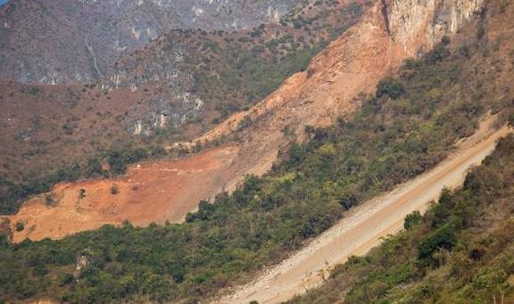 原创 路真是远！开了三天车，走了两千公里，我们终于第一次见到了怒江11