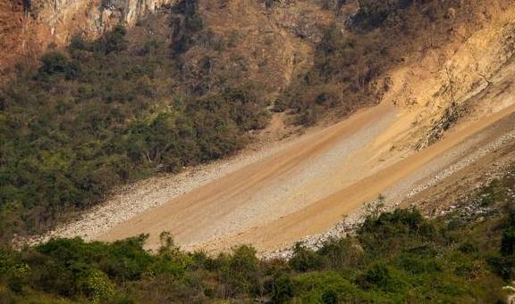 原创 路真是远！开了三天车，走了两千公里，我们终于第一次见到了怒江12