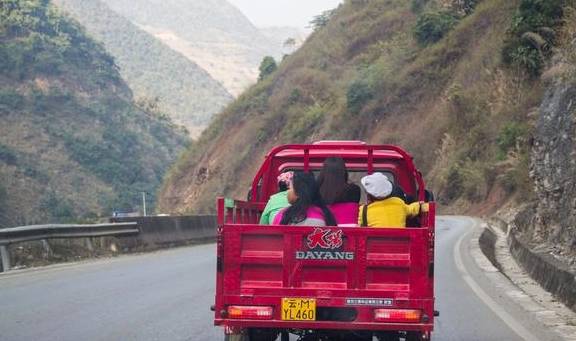 原创 路真是远！开了三天车，走了两千公里，我们终于第一次见到了怒江15