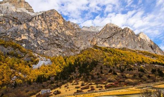 原创 这里是距离天堂最近的“世外桃源”,现在去刚刚好4