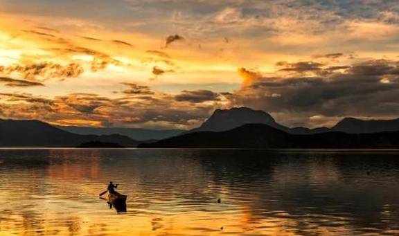 原创 这里是距离天堂最近的“世外桃源”,现在去刚刚好9