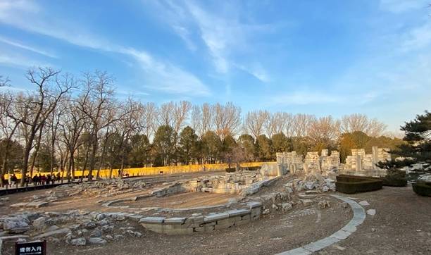 原创 冬季的北京圆明园,安逸清净,充满了荒凉,有人说这样才好看2