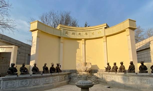 原创 冬季的北京圆明园,安逸清净,充满了荒凉,有人说这样才好看4