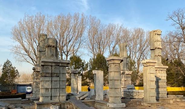 原创 冬季的北京圆明园,安逸清净,充满了荒凉,有人说这样才好看9