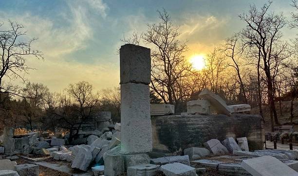 原创 冬季的北京圆明园,安逸清净,充满了荒凉,有人说这样才好看10