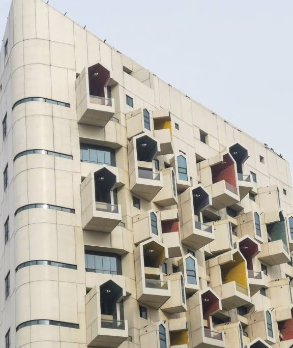 原创 当地人称它最“丑”楼，花5.5亿名家设计，是不懂欣赏还是真丑？3