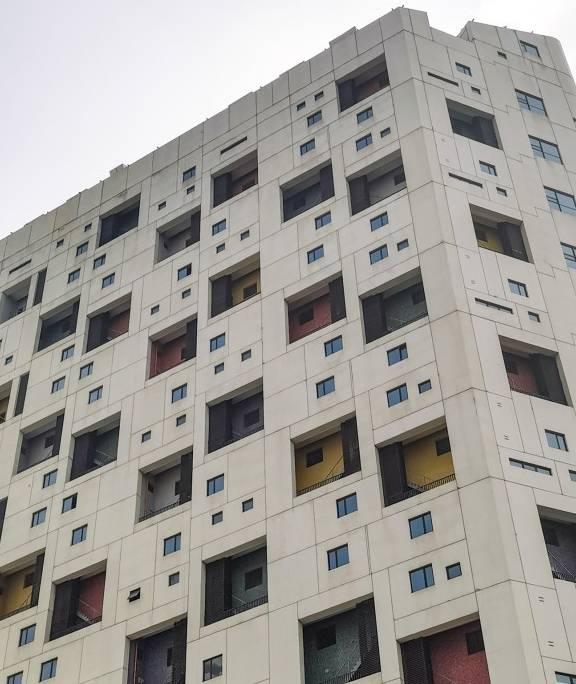 原创 当地人称它最“丑”楼，花5.5亿名家设计，是不懂欣赏还是真丑？7