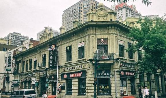 原创 哈尔滨中央大街,被誉为“中国第一街”,这话没毛病4