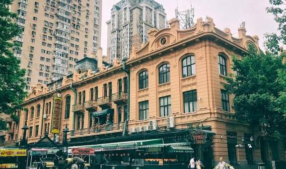 原创 哈尔滨中央大街,被誉为“中国第一街”,这话没毛病5