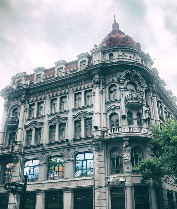 原创 哈尔滨中央大街,被誉为“中国第一街”,这话没毛病6