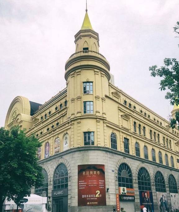 原创 哈尔滨中央大街,被誉为“中国第一街”,这话没毛病7