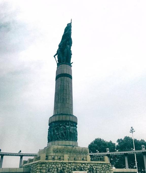 原创 哈尔滨中央大街,被誉为“中国第一街”,这话没毛病14