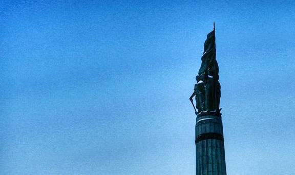 原创 哈尔滨中央大街,被誉为“中国第一街”,这话没毛病15