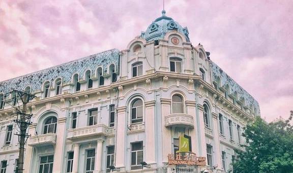 原创 哈尔滨中央大街,被誉为“中国第一街”,这话没毛病20