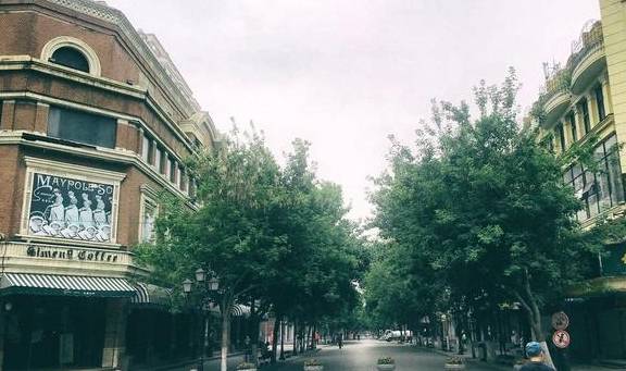 原创 哈尔滨中央大街,被誉为“中国第一街”,这话没毛病24