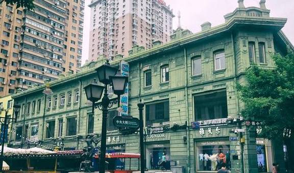 原创 哈尔滨中央大街,被誉为“中国第一街”,这话没毛病30