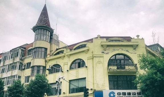 原创 哈尔滨中央大街,被誉为“中国第一街”,这话没毛病31