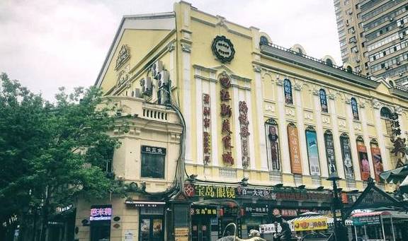 原创 哈尔滨中央大街,被誉为“中国第一街”,这话没毛病34