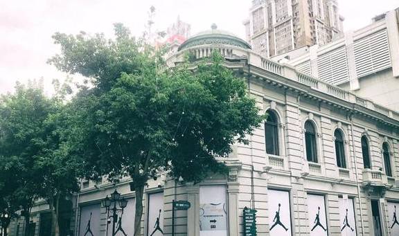 原创 哈尔滨中央大街,被誉为“中国第一街”,这话没毛病37