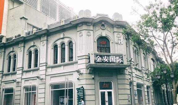 原创 哈尔滨中央大街,被誉为“中国第一街”,这话没毛病39