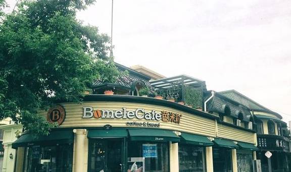 原创 哈尔滨中央大街,被誉为“中国第一街”,这话没毛病41