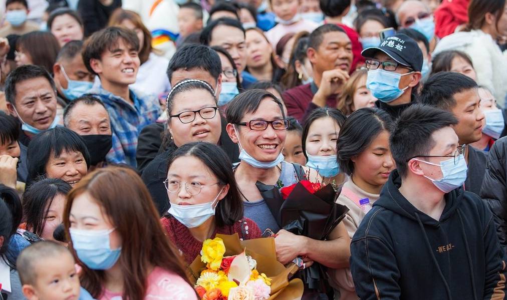 原创 宁波一场明星见面会，会场被游客挤满，看看你都认识吗？12