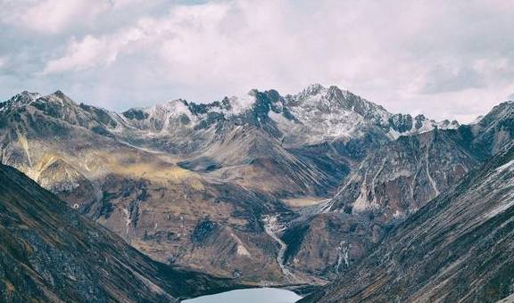 原创 在人迹罕至的雪域腹地，藏着神湖拉姆拉措，传说可以看到前世今生1