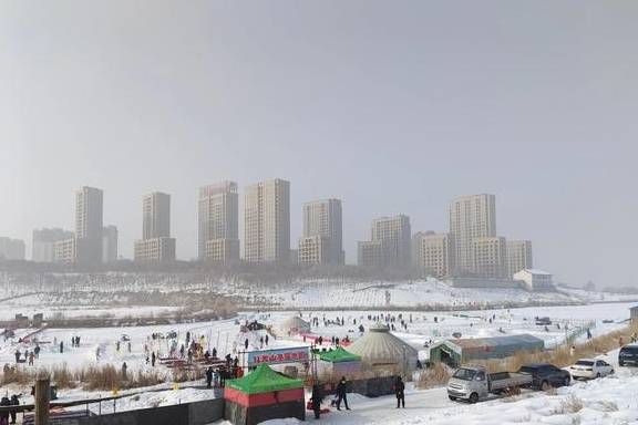 原创 乌鲁木齐市区内最大冰雪游乐项目嗨起来!15个项目玩的就是心跳7