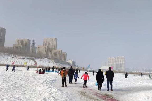 原创 乌鲁木齐市区内最大冰雪游乐项目嗨起来!15个项目玩的就是心跳22