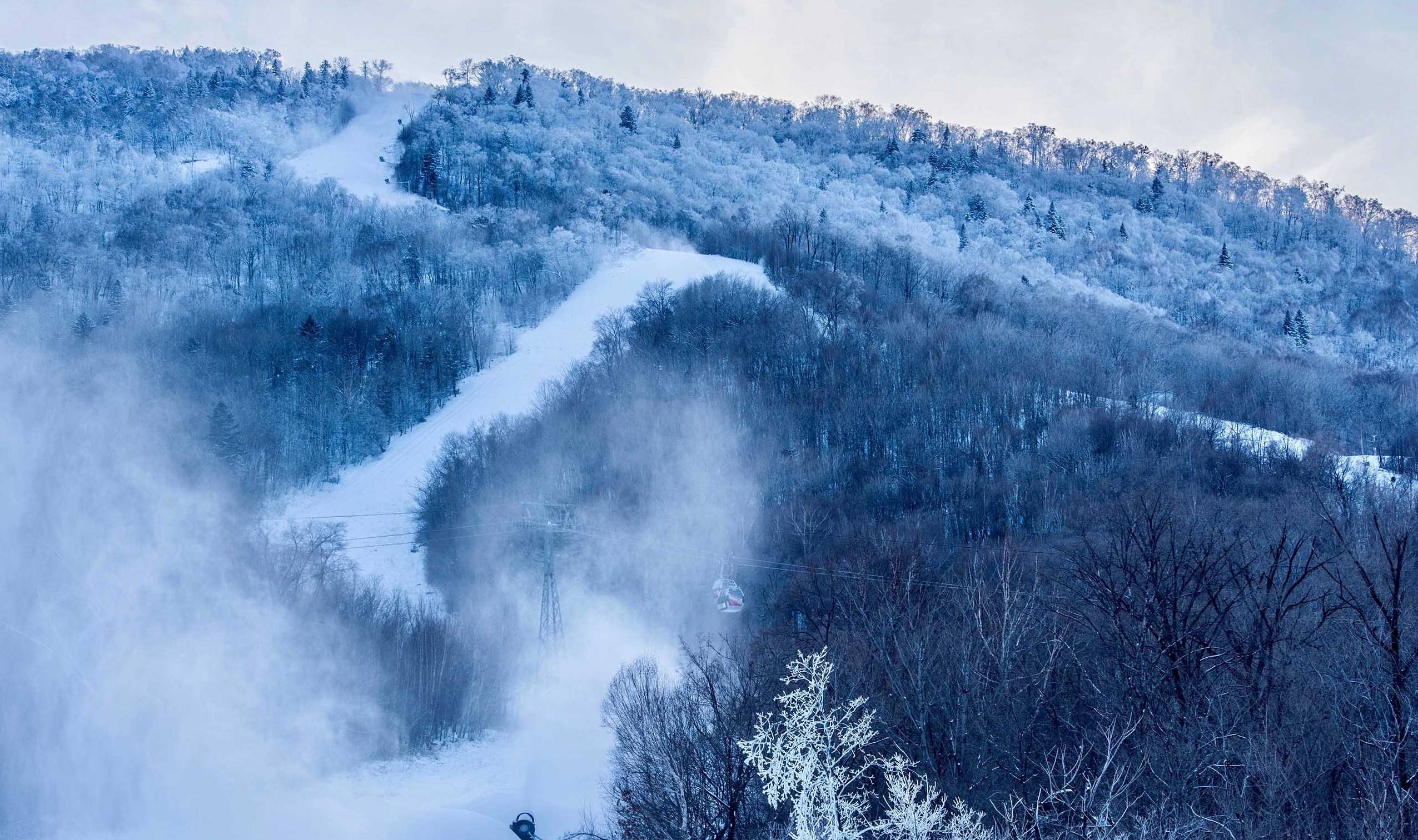 原创 吉林滑雪巨好玩,这个雪场雪道好雪质佳,滑雪体验不比瑞士差4