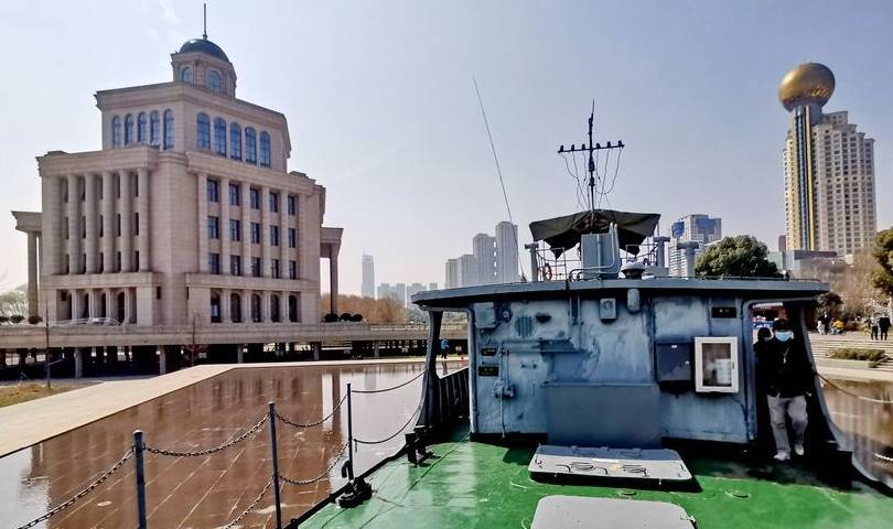 原创 汉口江滩新春游:登名艇 参观武汉横渡长江博物馆“镇馆之宝”4