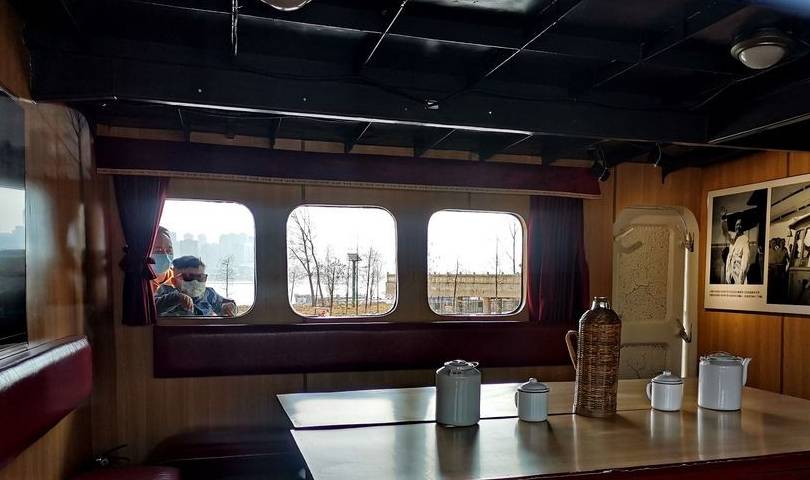 原创 汉口江滩新春游:登名艇 参观武汉横渡长江博物馆“镇馆之宝”5