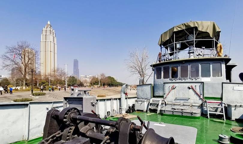 原创 汉口江滩新春游:登名艇 参观武汉横渡长江博物馆“镇馆之宝”7