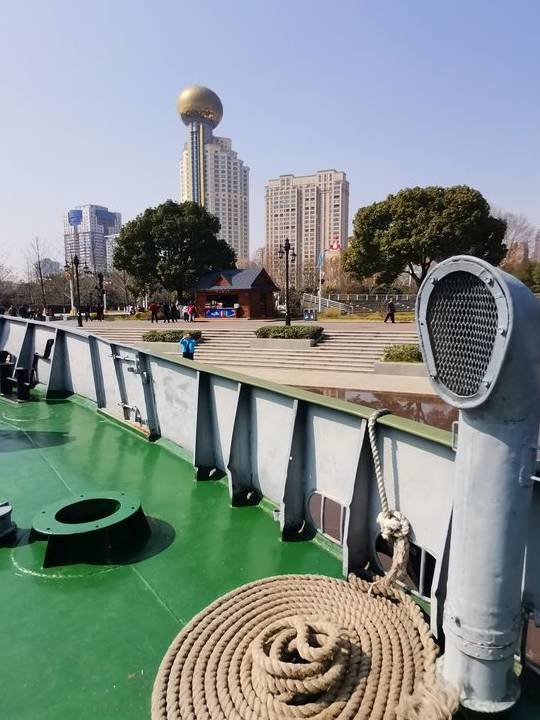 原创 汉口江滩新春游:登名艇 参观武汉横渡长江博物馆“镇馆之宝”10