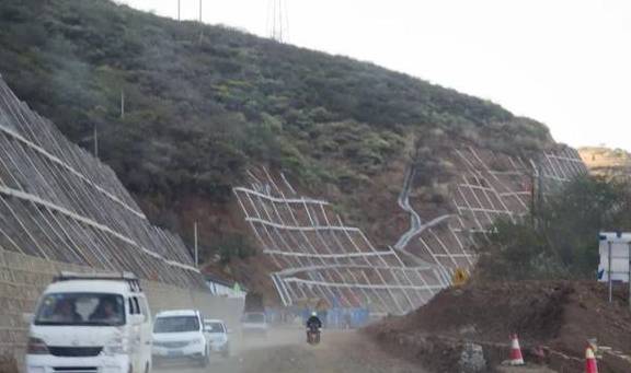 原创 寻访云南东川红土地，路虽然是烂路，但是风光壮丽，山岭纵横交错12