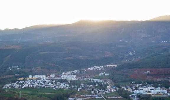 原创 寻访云南东川红土地，路虽然是烂路，但是风光壮丽，山岭纵横交错13