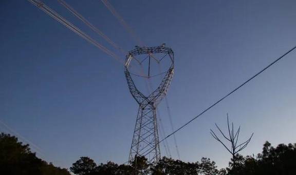 原创 寻访云南东川红土地，路虽然是烂路，但是风光壮丽，山岭纵横交错15