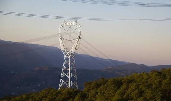 原创 寻访云南东川红土地，路虽然是烂路，但是风光壮丽，山岭纵横交错16