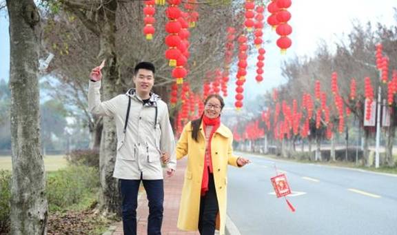 原创 韶关仁化：群众“家门口”热游5A级景区丹霞山6