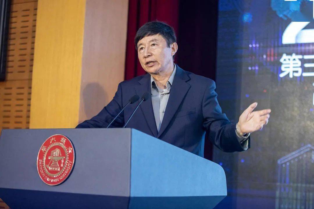 一周跌去2400亿元,谁在“逼”宁德时代报警?1