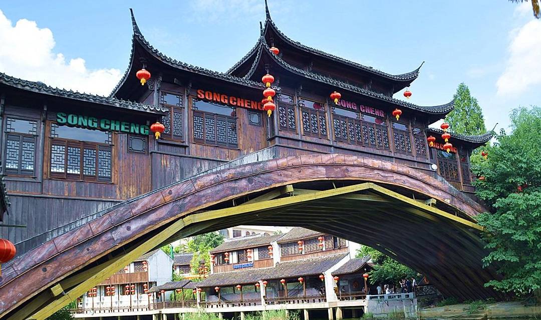 原创 杭州一处人造主题公园,参考《清明上河图》而建,占地约300亩3