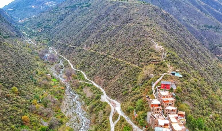 原创 四川小众景点，被称为小布达拉宫，风景壮观，知名度不高游客很少1