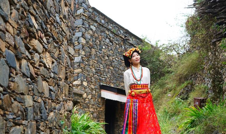 原创 四川小众景点，被称为小布达拉宫，风景壮观，知名度不高游客很少2