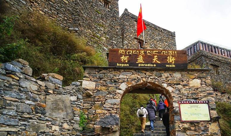 原创 四川小众景点，被称为小布达拉宫，风景壮观，知名度不高游客很少4