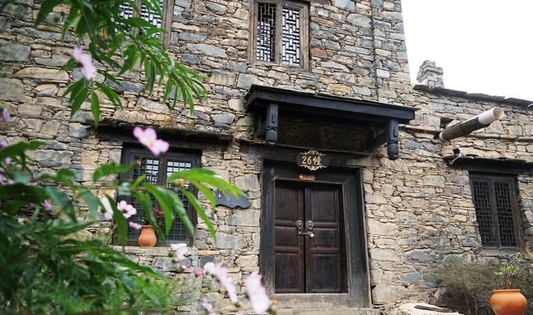 原创 四川小众景点，被称为小布达拉宫，风景壮观，知名度不高游客很少11