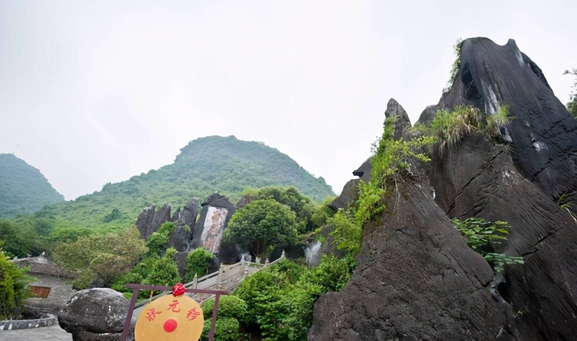 原创 大自然的成名之作,已有千年的历史,超怪异的石林就藏在广西!4