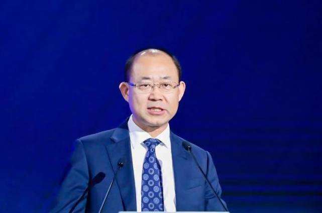 原创 中芯国际单季度营收破百亿，全年营收创新高，股价一度上涨近3%3