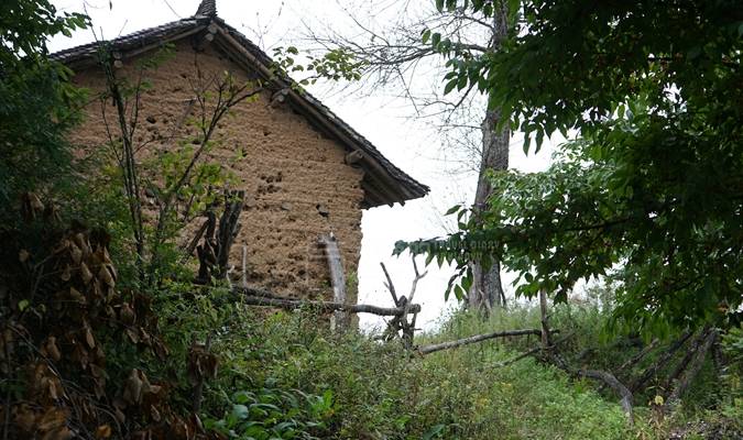 原创 陕南秦岭探秘：这样的深山老房子，冬暖夏凉极具智慧，却越来越少8